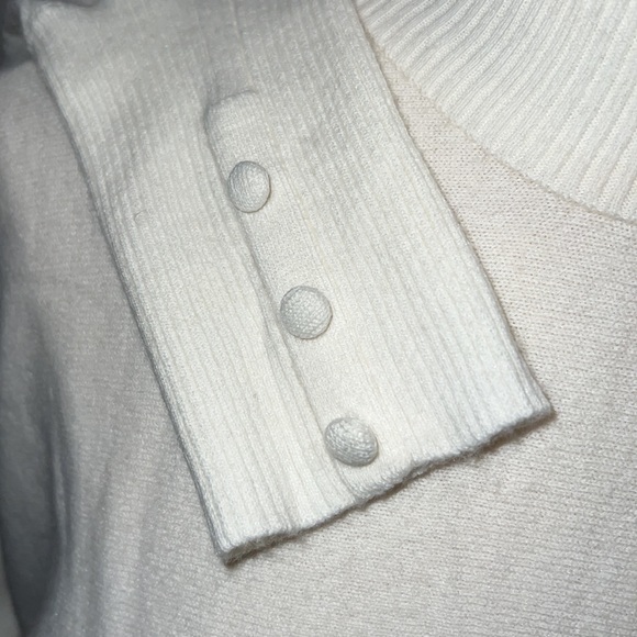 Beautiful dolman sleeve sweater, winter white, medium - Picture 5 of 11
